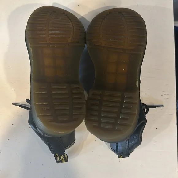 Dr. Martens youth boots softy T leather up size 5 medium black laced up - Picture 6 of 9